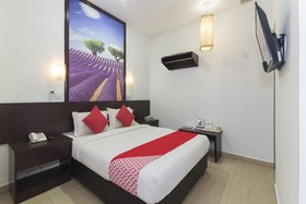 D&F Boutique Hotel Senawang By OYO Rooms