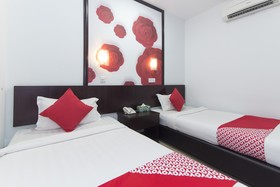 D&F Boutique Hotel Senawang By OYO Rooms