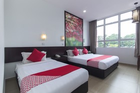 D&F Boutique Hotel Senawang By OYO Rooms