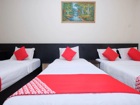 Q Hotel by OYO Rooms