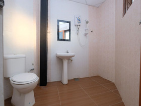 Q Hotel by OYO Rooms