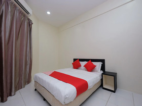 Q Hotel by OYO Rooms