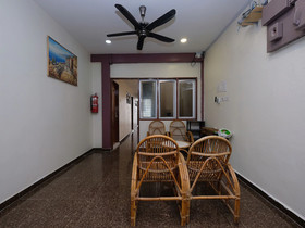 Q Hotel by OYO Rooms