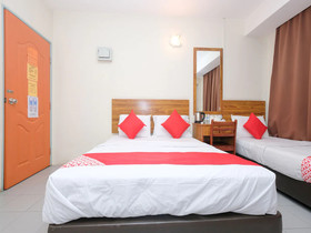 Sun Triang Hotel by OYO Rooms