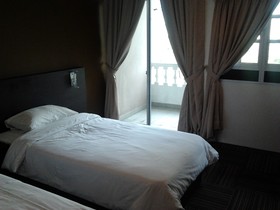 Lone Pine Resort