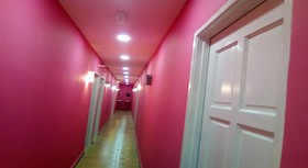 De Lady Boss Hotels & Resorts