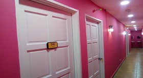De Lady Boss Hotels & Resorts