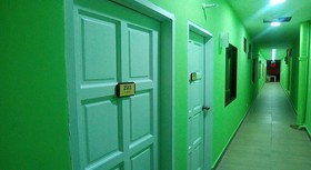 De Lady Boss Hotels & Resorts
