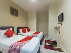 L Ferringhi Hotel