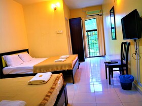 OYO 90159 Zahaar Hotel
