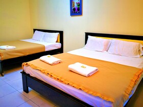 OYO 90159 Zahaar Hotel