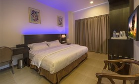 E-Red Hotel Cosmo
