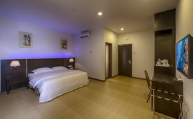 E-Red Hotel Cosmo
