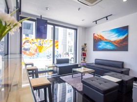 Mode Inn Icon City