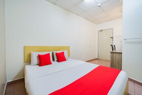 CP Hotel by OYO Rooms