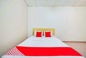 CP Hotel by OYO Rooms