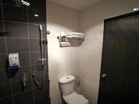8 Boutique By The Sea