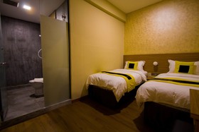 Apollo Inn