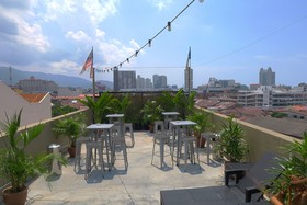 Apollo Inn