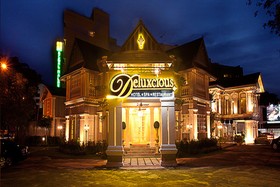 Apple Heritage Hotel