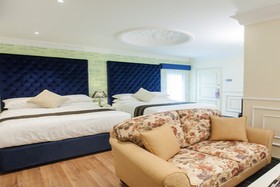 Apple Heritage Hotel