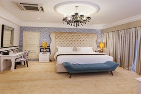 Apple Heritage Hotel