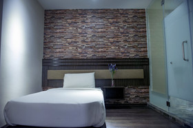 Apple Hotel