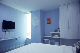 Apple Hotel