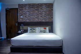 Apple Hotel