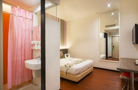 Yan Hotel