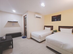 Island City Hotel