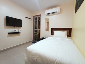 Island City Hotel