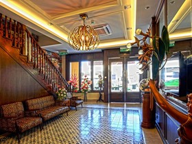 Islander Lodge