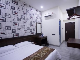 Islander Lodge