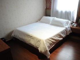 Queens City Hotel