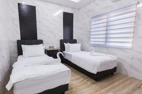 Lee Luxury Home