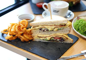 Macalister Hotel