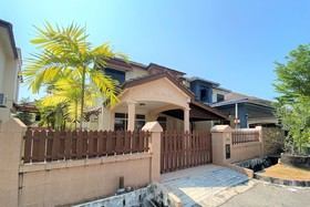 Oyo 90199 Homely&cozy House