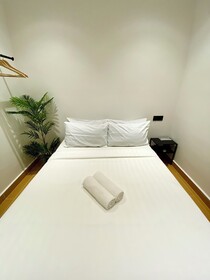 The 6N By Sky Hive