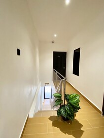 The 6N By Sky Hive