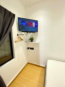 The 6N By Sky Hive