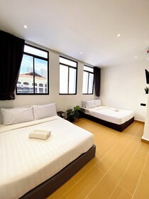 The 6N By Sky Hive