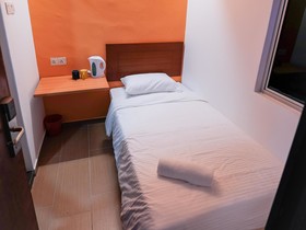 Colour Hotel by ZEN Rooms