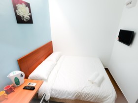 Colour Hotel by ZEN Rooms
