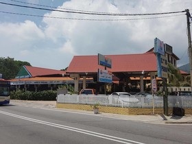 D feringghi and Restaurant