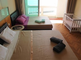 Luxury Suites @ Straits Quay