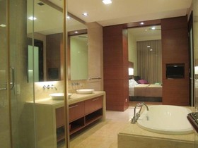 Luxury Suites @ Straits Quay