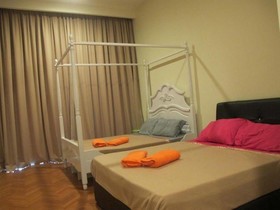 Luxury Suites @ Straits Quay
