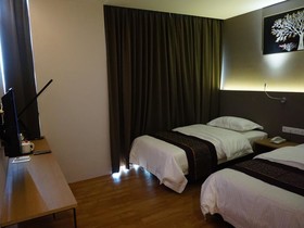 Super 8 bayan baru