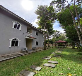 OYO 90906 Rumah Rehat Awana
